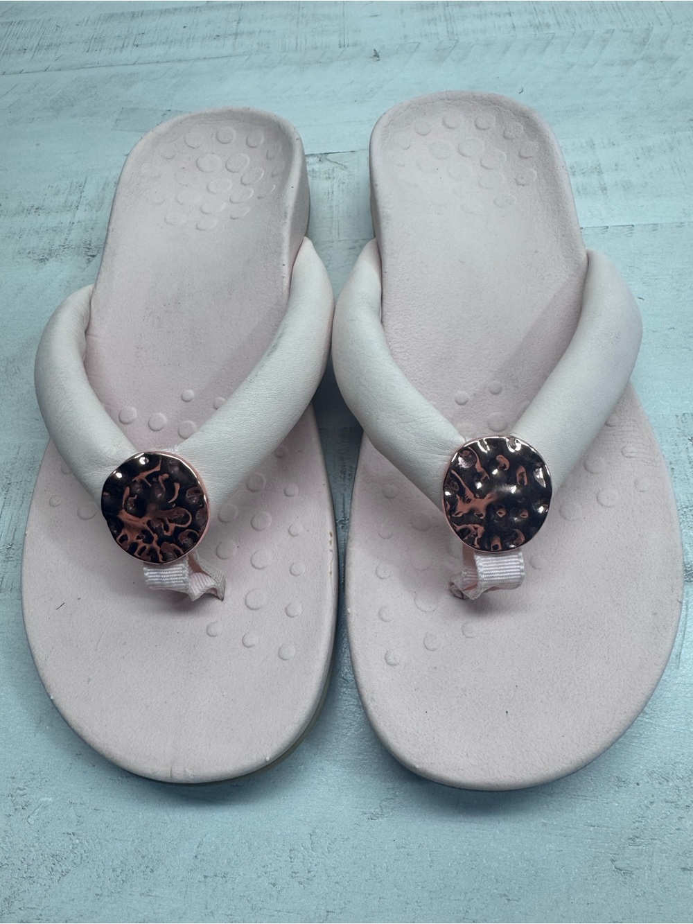 Vionic Soft Foam Thong Sandals with Decorative Medallion - Light Pink